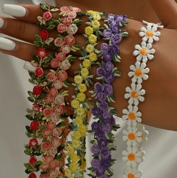 5 Piece Set Adjustable Floral Choker Necklace Set - Multicolor Y2K Style - Picture 2 of 6